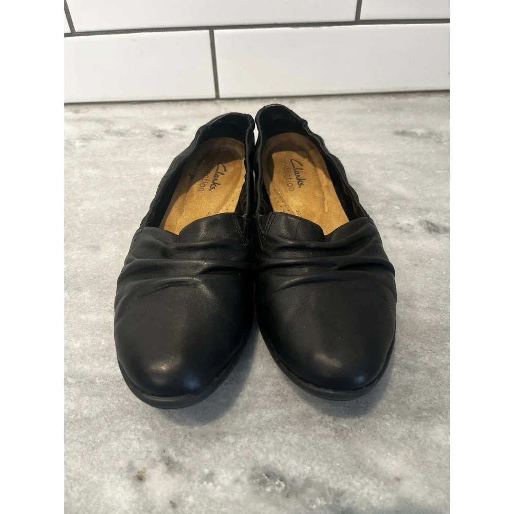 Clarks Black soft Leather Jenette Ruby Ruched Vamp Comfort stretch Flats‎ Size 7